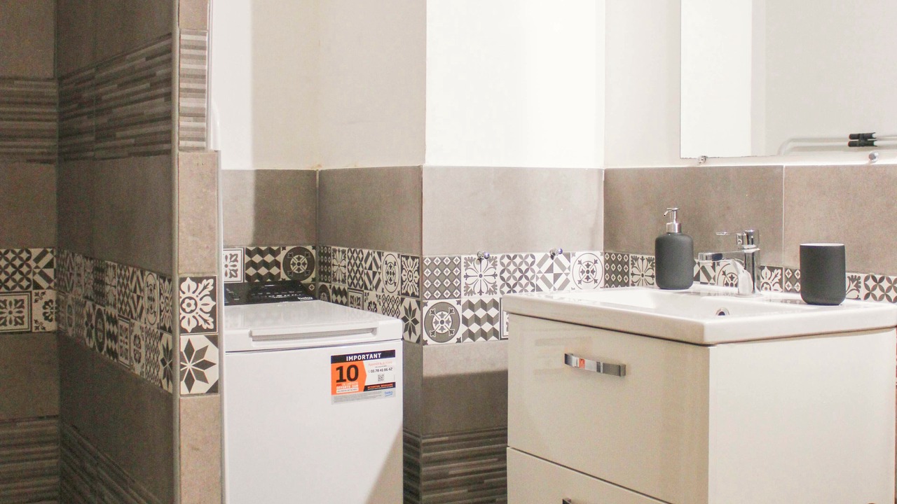 Photo of Bathroom in Pantin