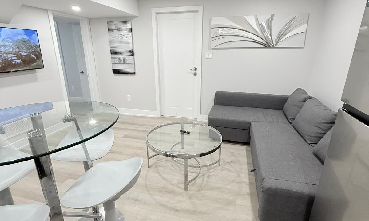 Photo of Livingroom in Halton Regional Municipality