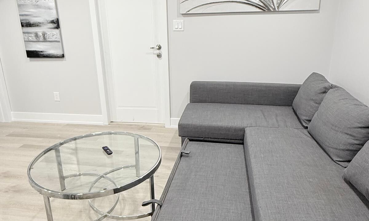 Photo of Livingroom in Halton Regional Municipality