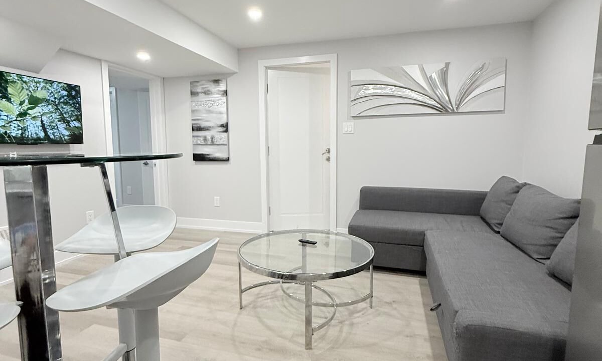 Photo of Livingroom in Halton Regional Municipality