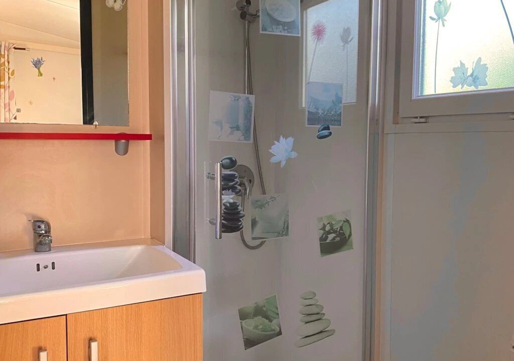 Photo of Bathroom in Angicourt