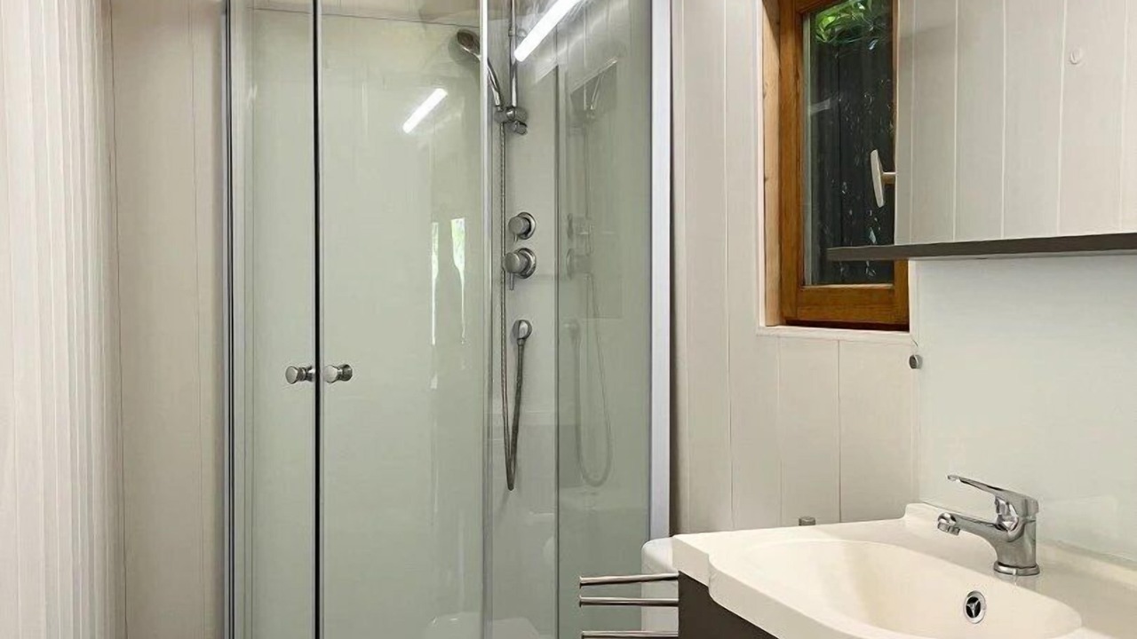 Photo of Bathroom in Angicourt