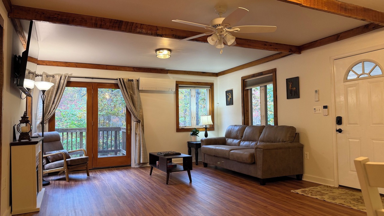 Photo of Livingroom in Front Royal