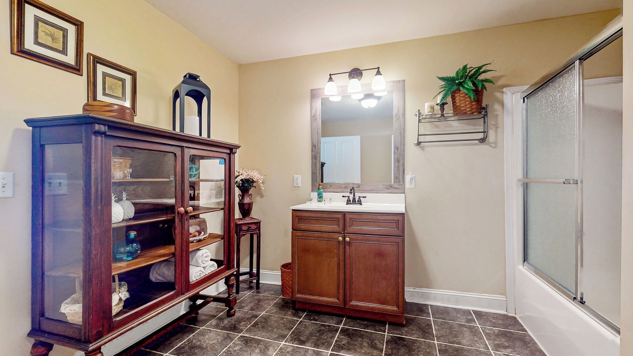 Photo of Bathroom in Graysville