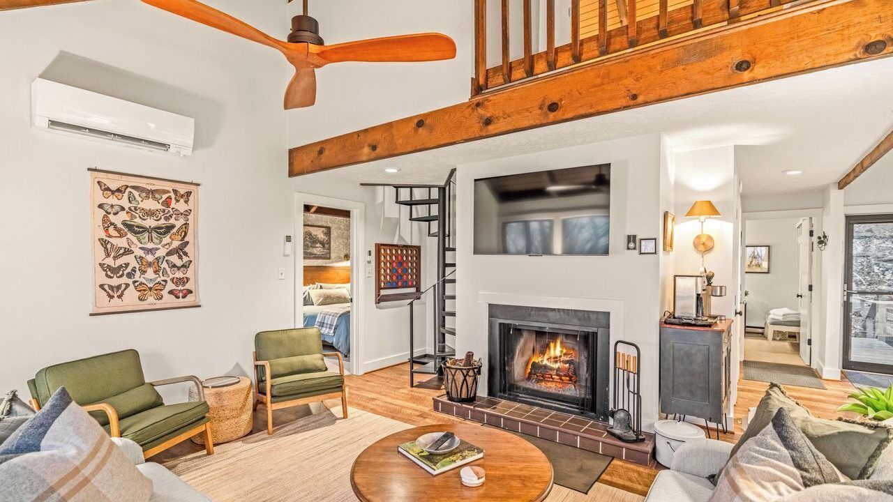 Photo of Livingroom in Wintergreen