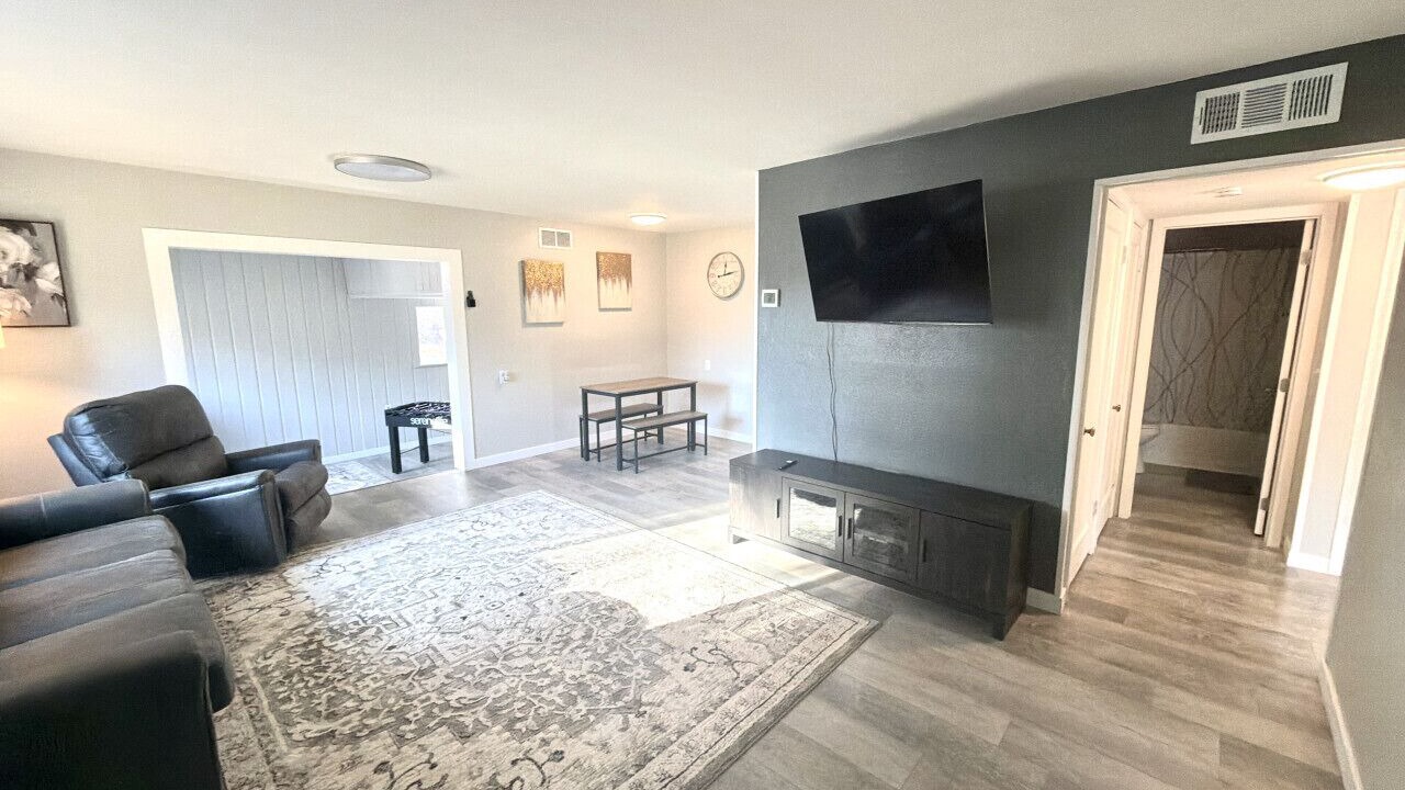 Photo of Livingroom in Tri-Cities