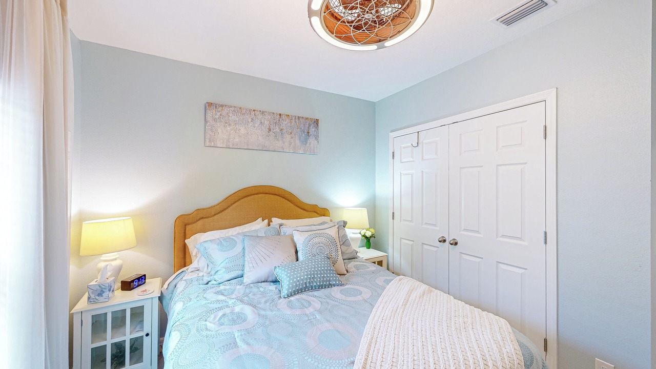 Photo of Bedroom in Groveland