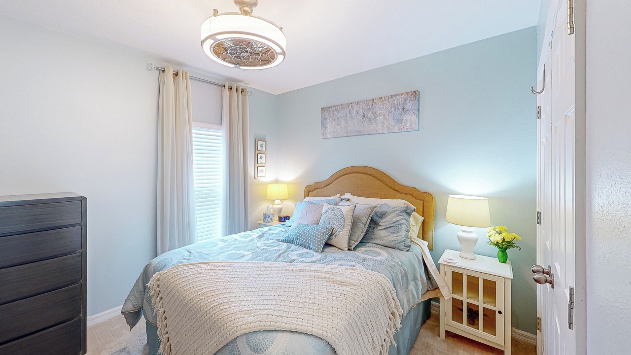 Photo of Bedroom in Groveland