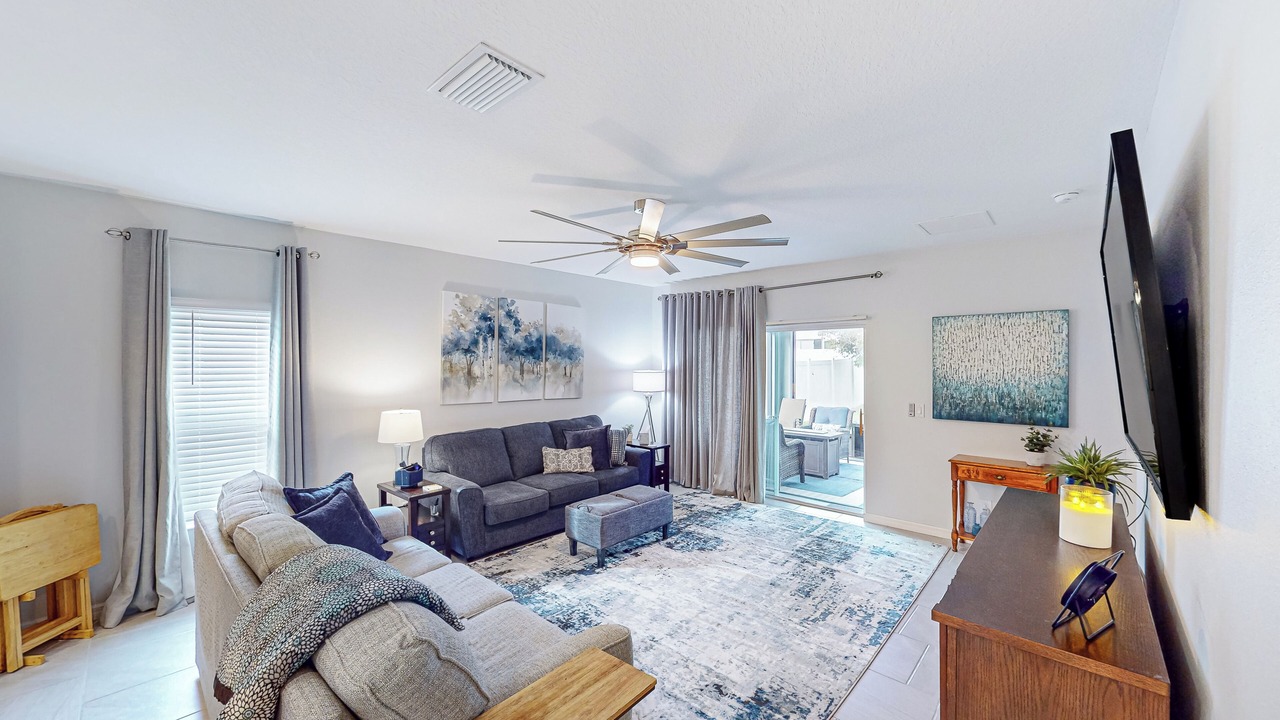 Photo of Livingroom in Groveland