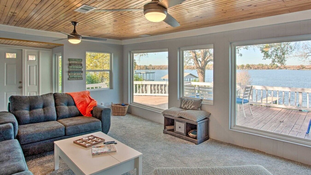 Photo of Livingroom in Enchanted Oaks