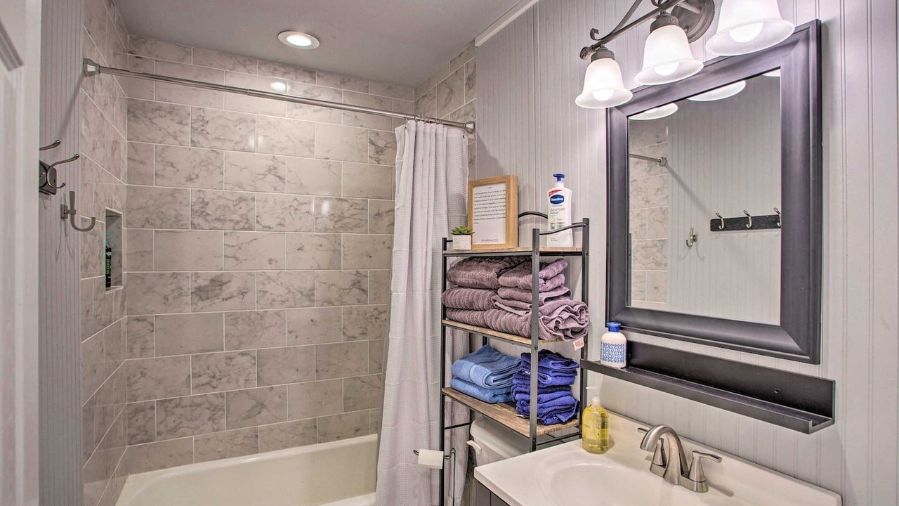 Photo of Bathroom in Enchanted Oaks