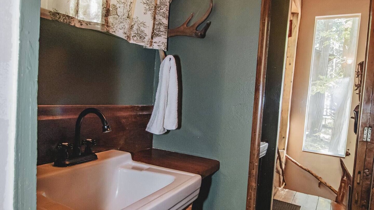 Photo of Bathroom in Dorrington