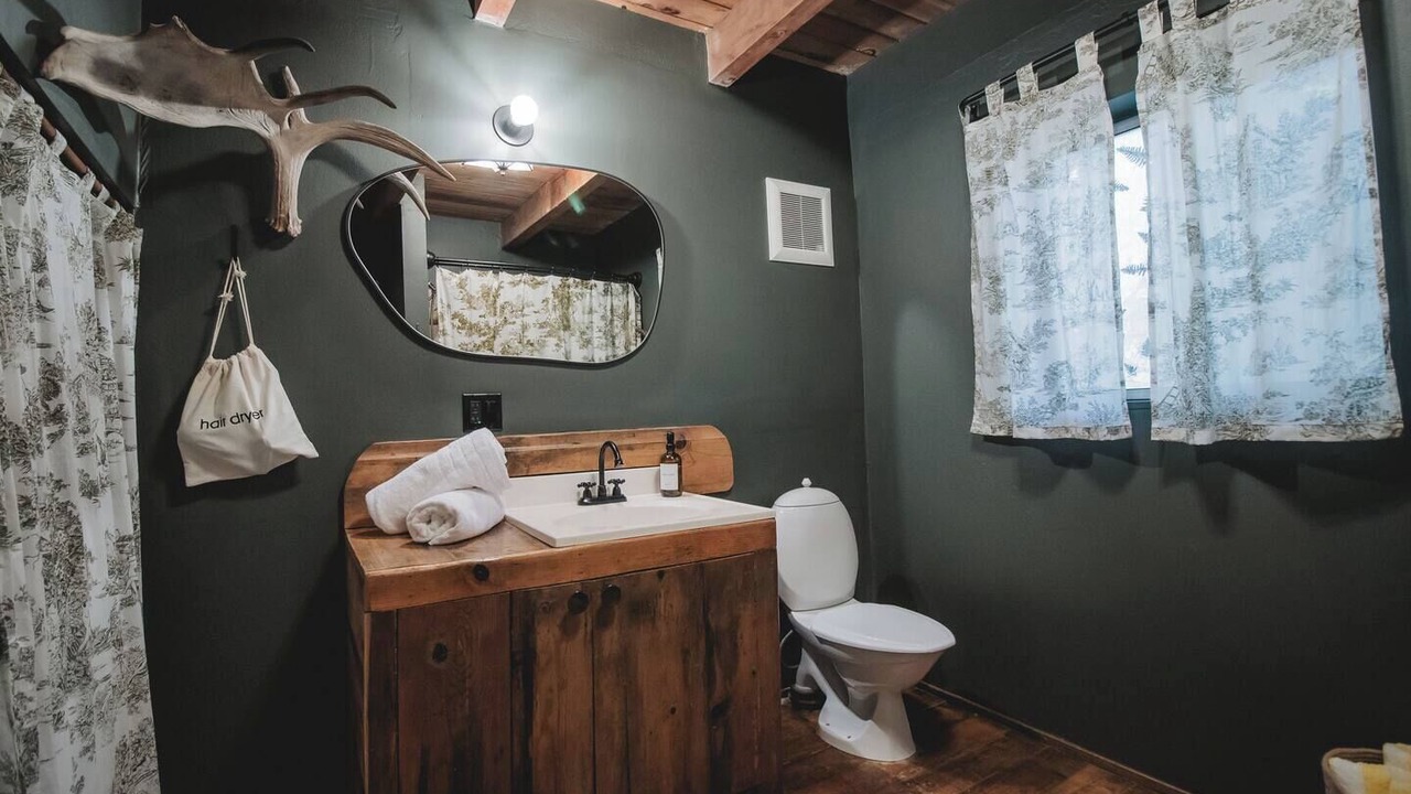 Photo of Bathroom in Dorrington