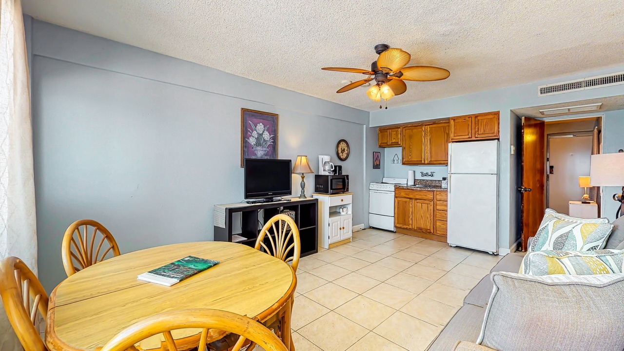Photo of Livingroom in Rogers Seabreeze