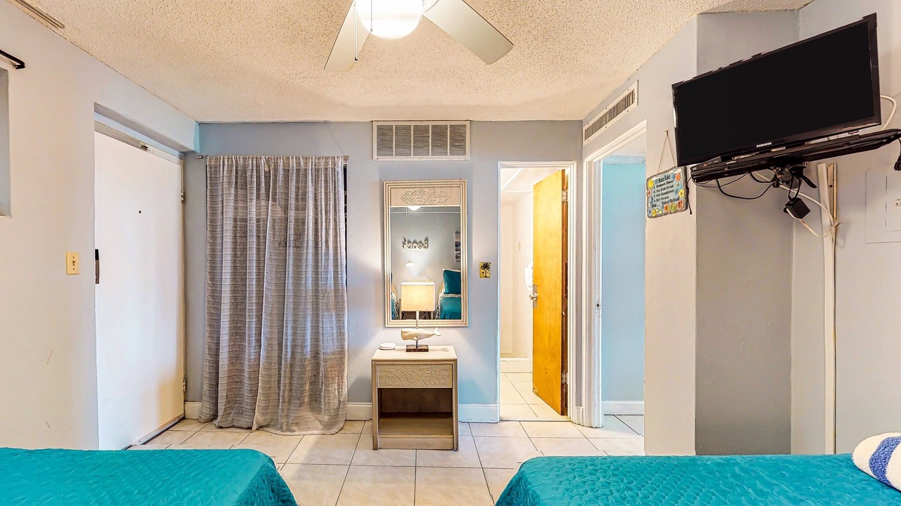 Photo of Bedroom in Rogers Seabreeze