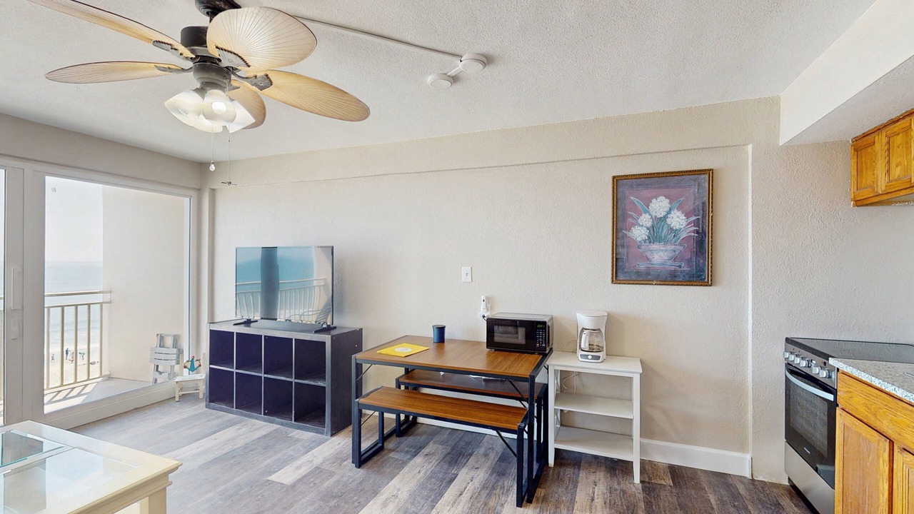 Photo of Kitchen in Rogers Seabreeze