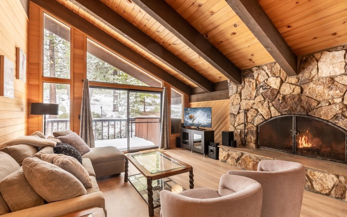 Photo of Livingroom in Truckee
