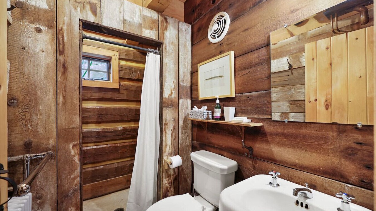 Photo of Bathroom in Monterey