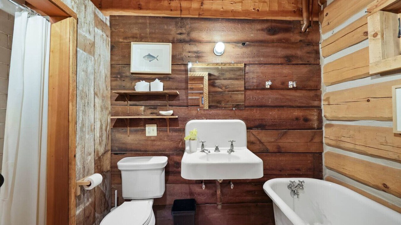 Photo of Bathroom in Monterey