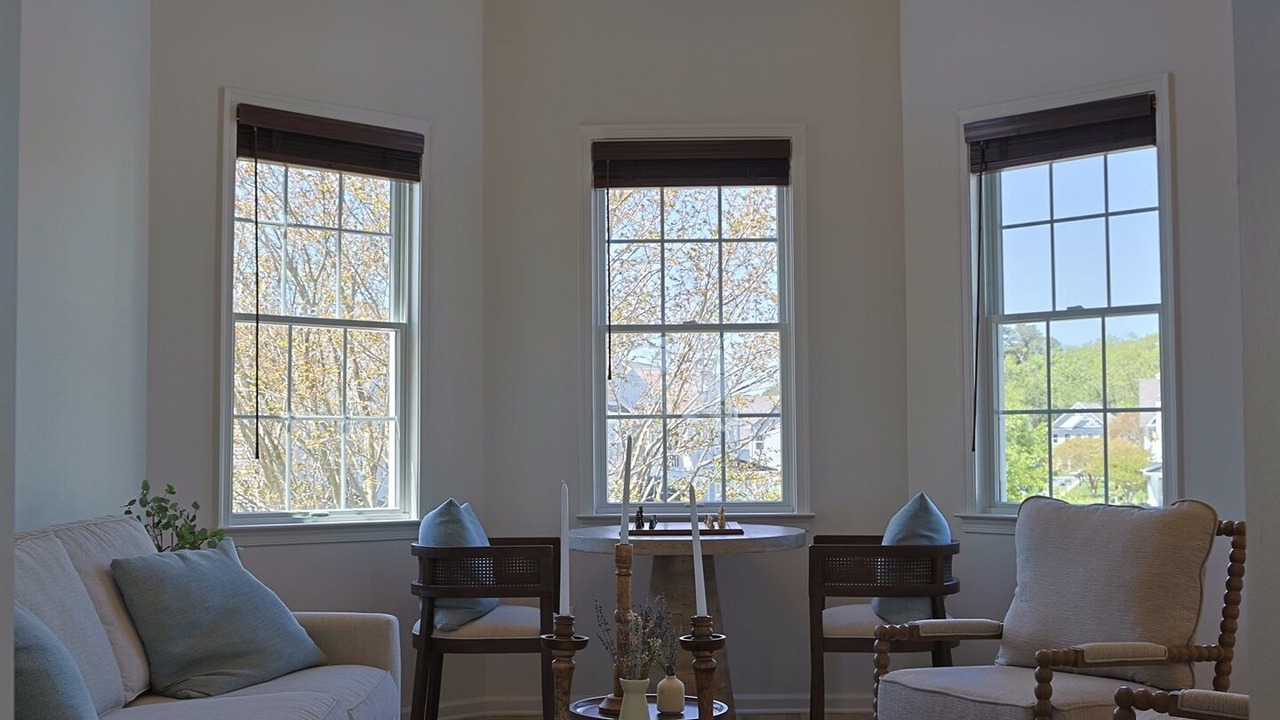 Photo of Livingroom in Bayside