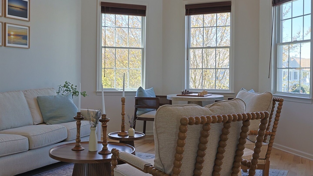 Photo of Livingroom in Bayside