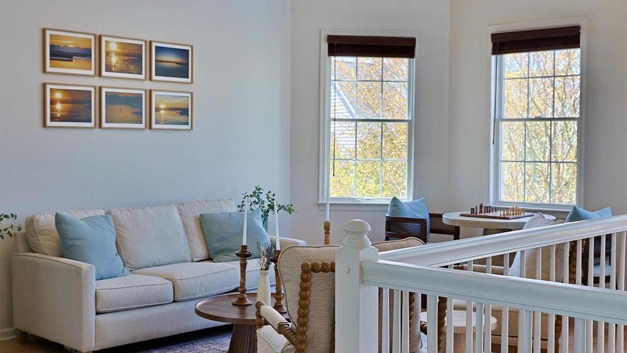Photo of Livingroom in Bayside