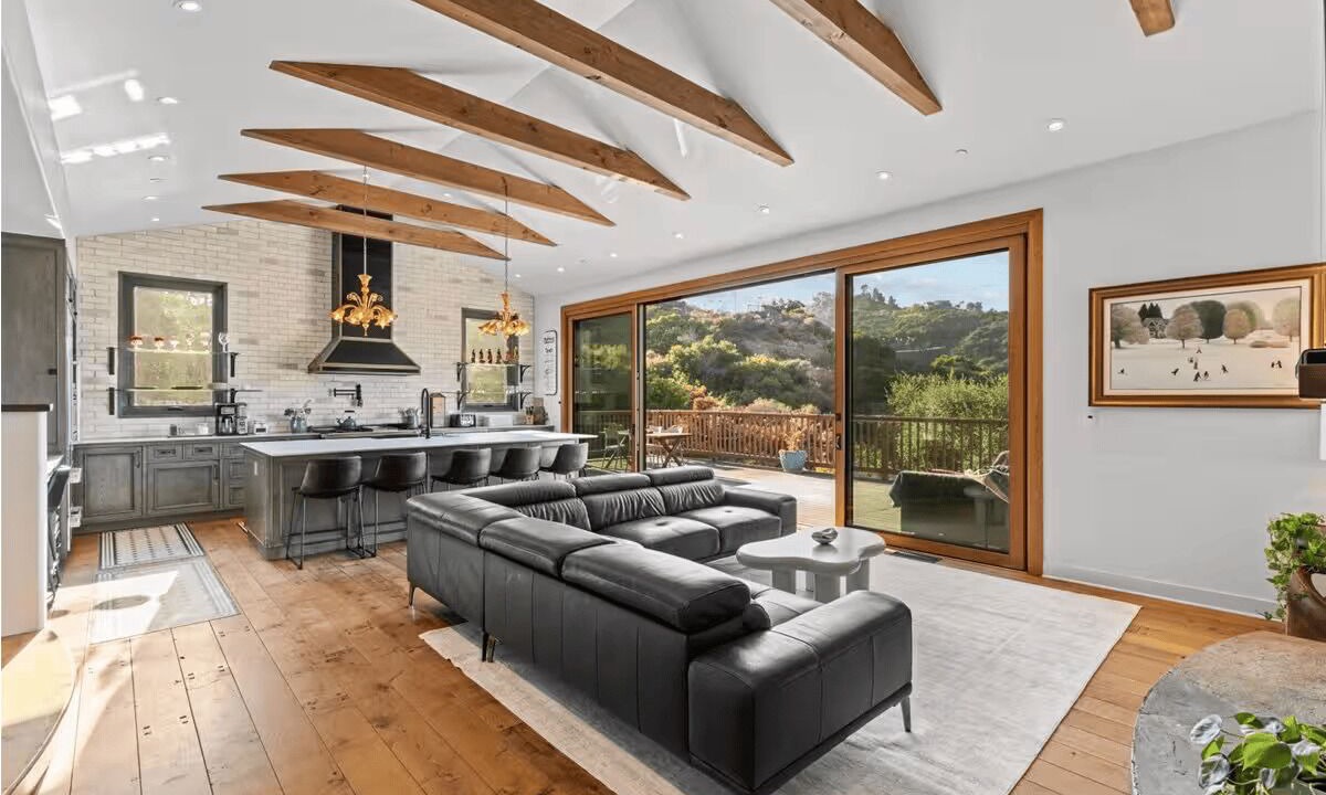 Photo of Livingroom in Topanga