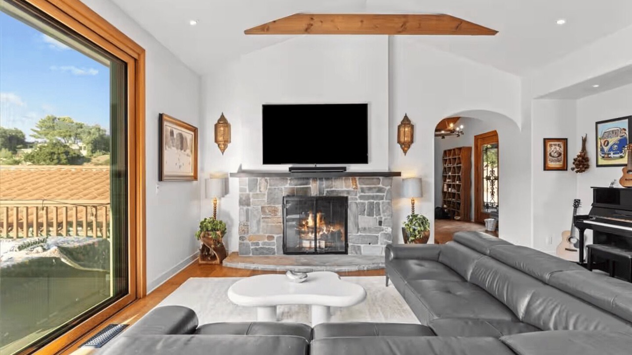 Photo of Livingroom in Topanga