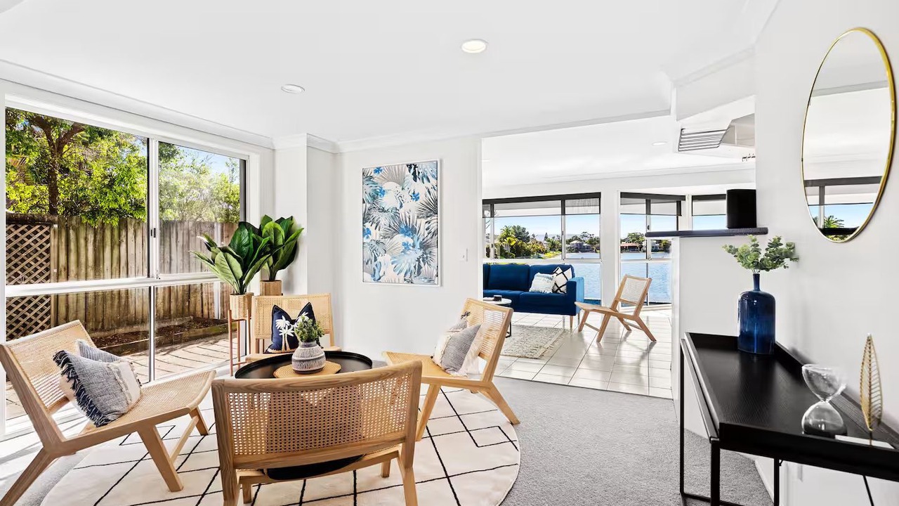 Photo of Livingroom in Broadbeach Waters