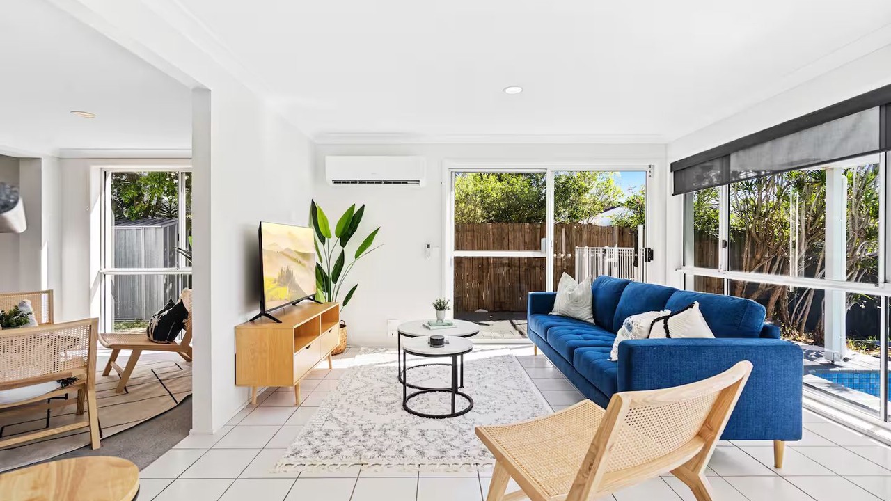 Photo of Livingroom in Broadbeach Waters