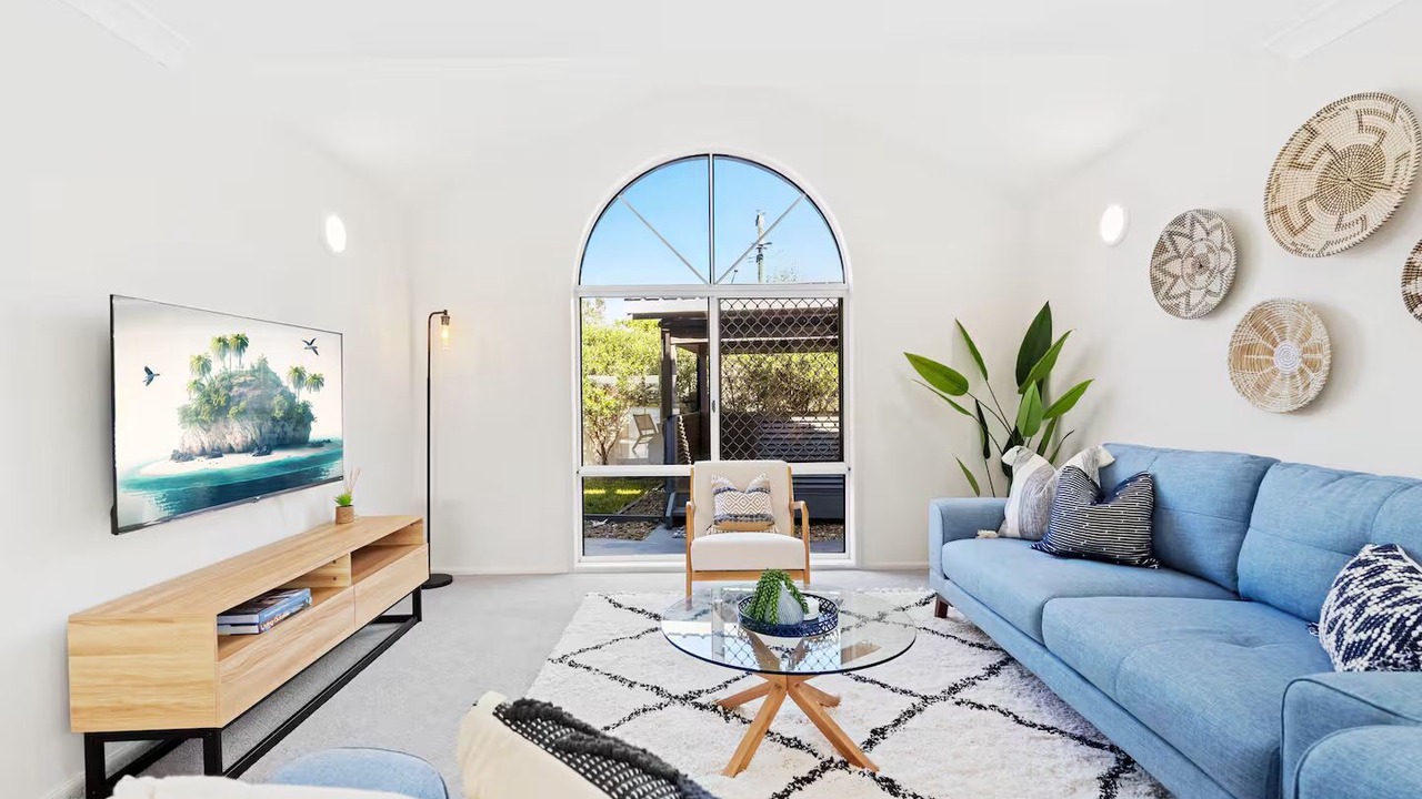 Photo of Livingroom in Broadbeach Waters