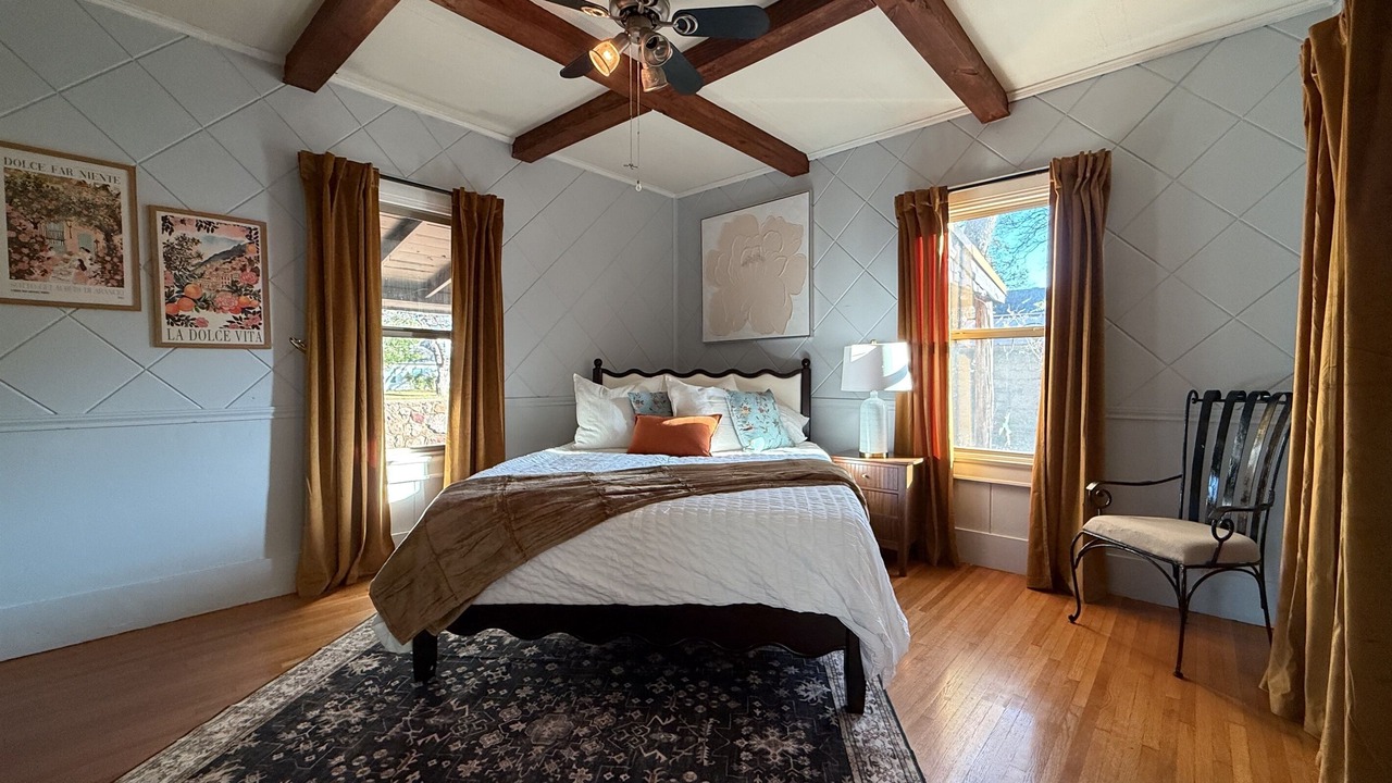 Photo of Bedroom in Elmwood Area