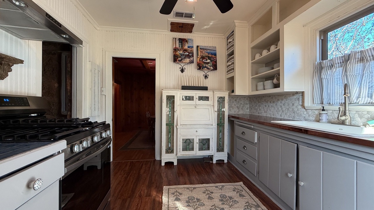 Photo of Kitchen in Elmwood Area