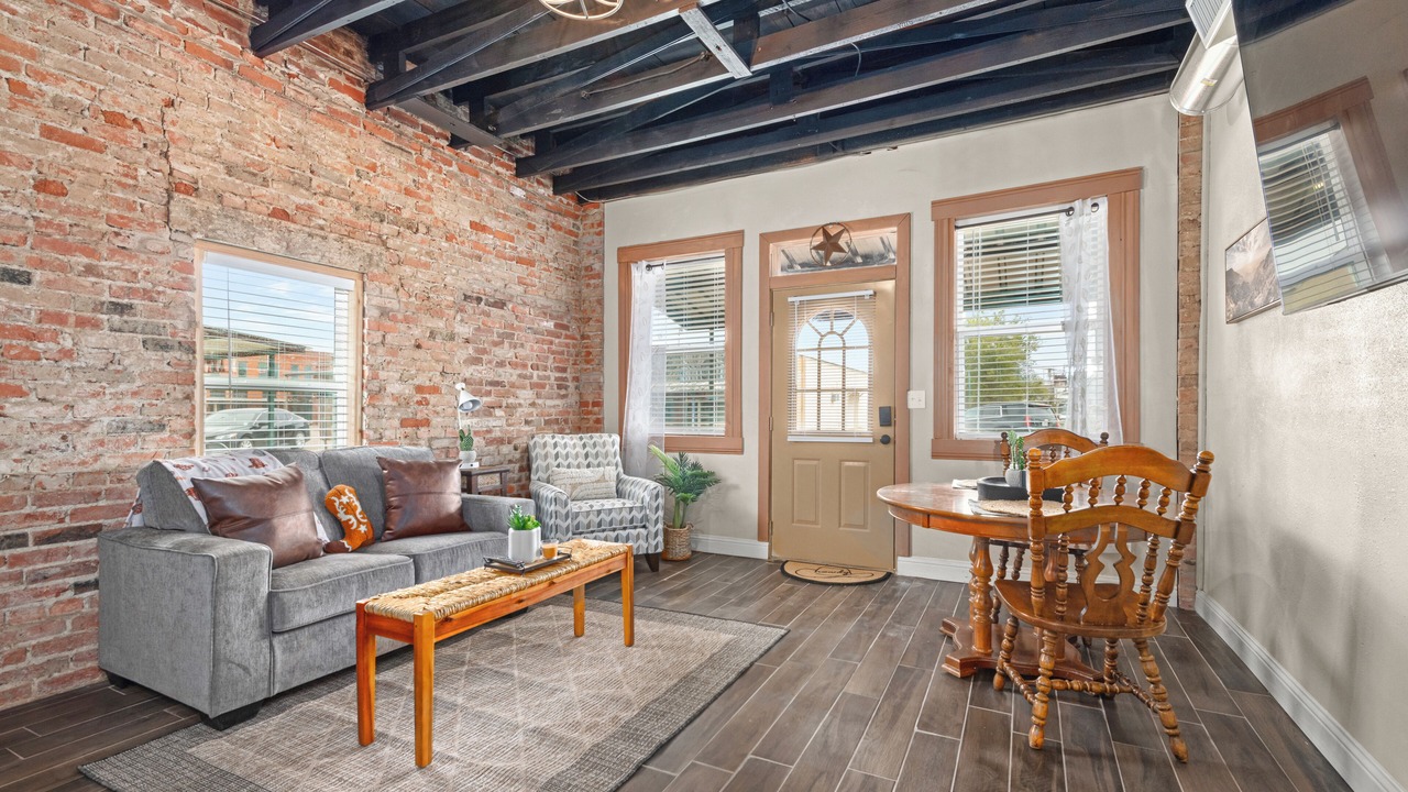 Photo of Livingroom in Baird