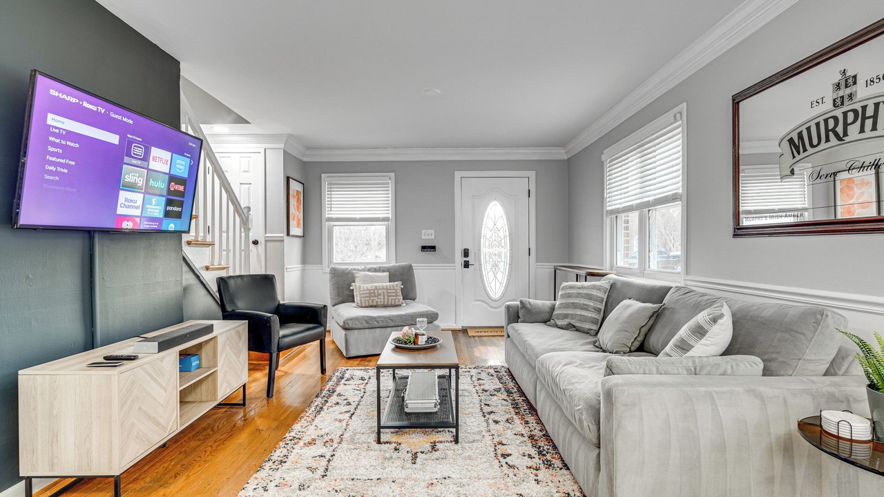 Photo of Livingroom in Seminary Hill