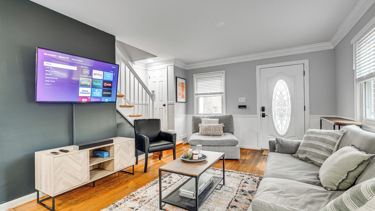 Photo of Livingroom in Seminary Hill