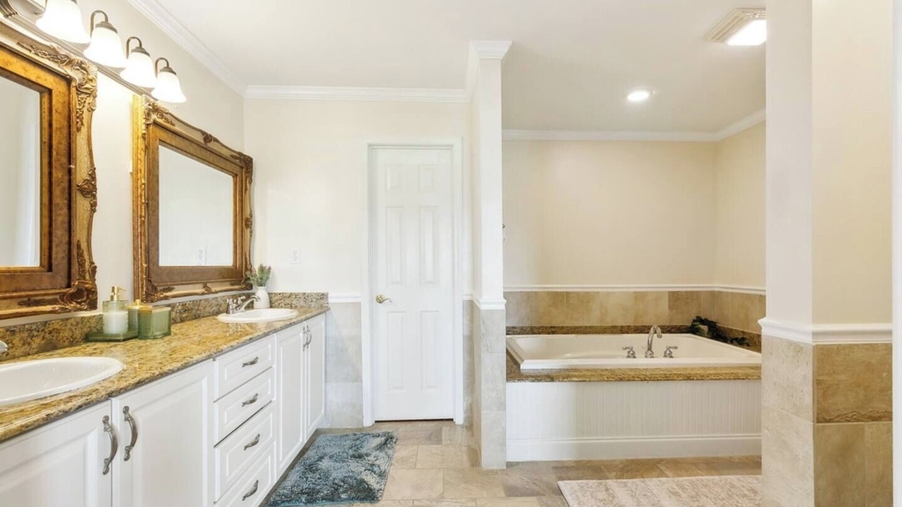Photo of Bathroom in Lafitte