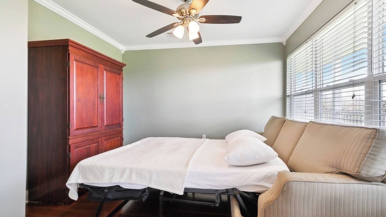Photo of Bedroom in Lafitte