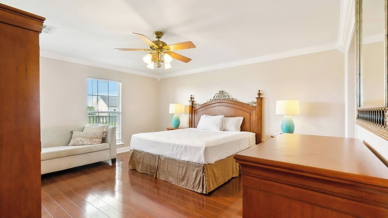 Photo of Bedroom in Lafitte