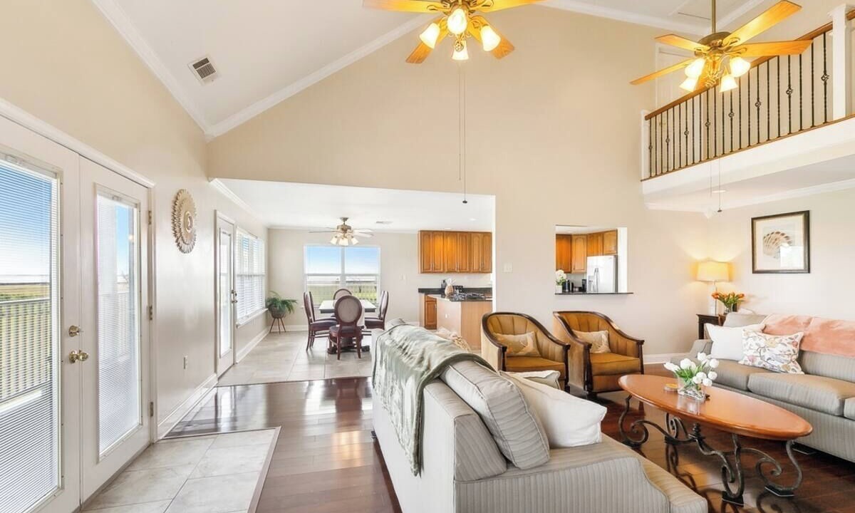 Photo of Livingroom in Lafitte