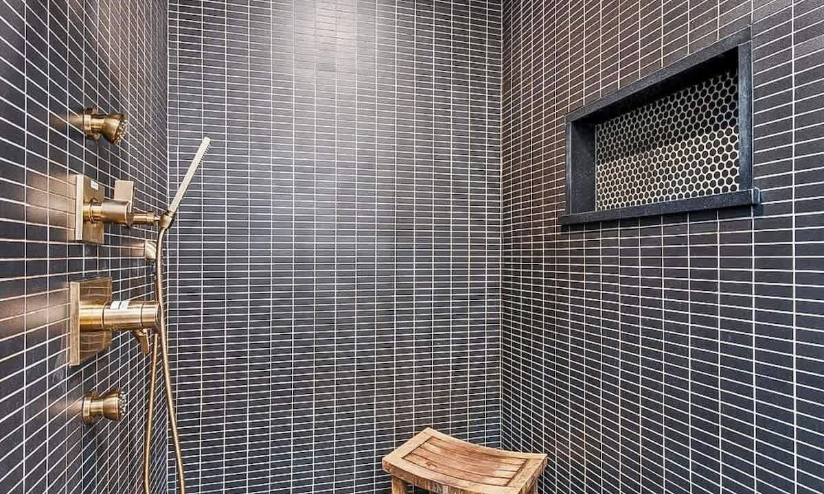 Photo of Bathroom in Holly