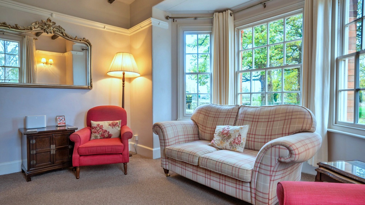 Photo of Livingroom in Dalbury Lees