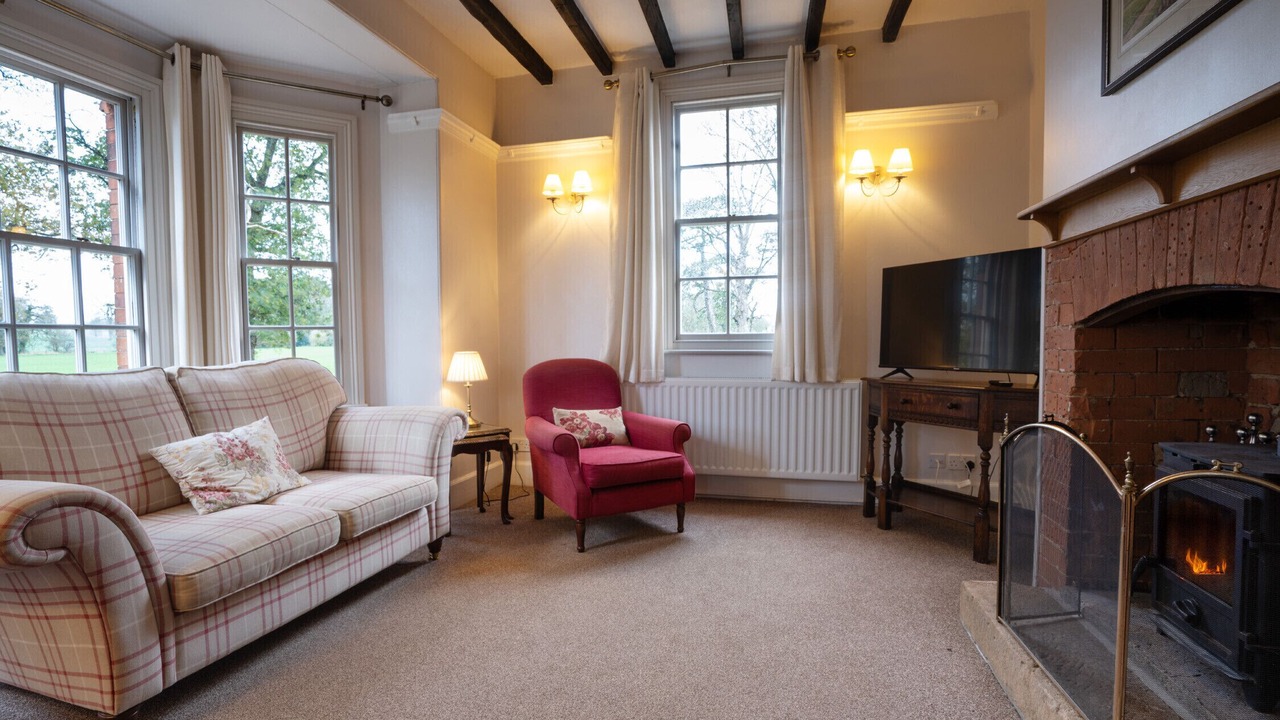 Photo of Livingroom in Dalbury Lees