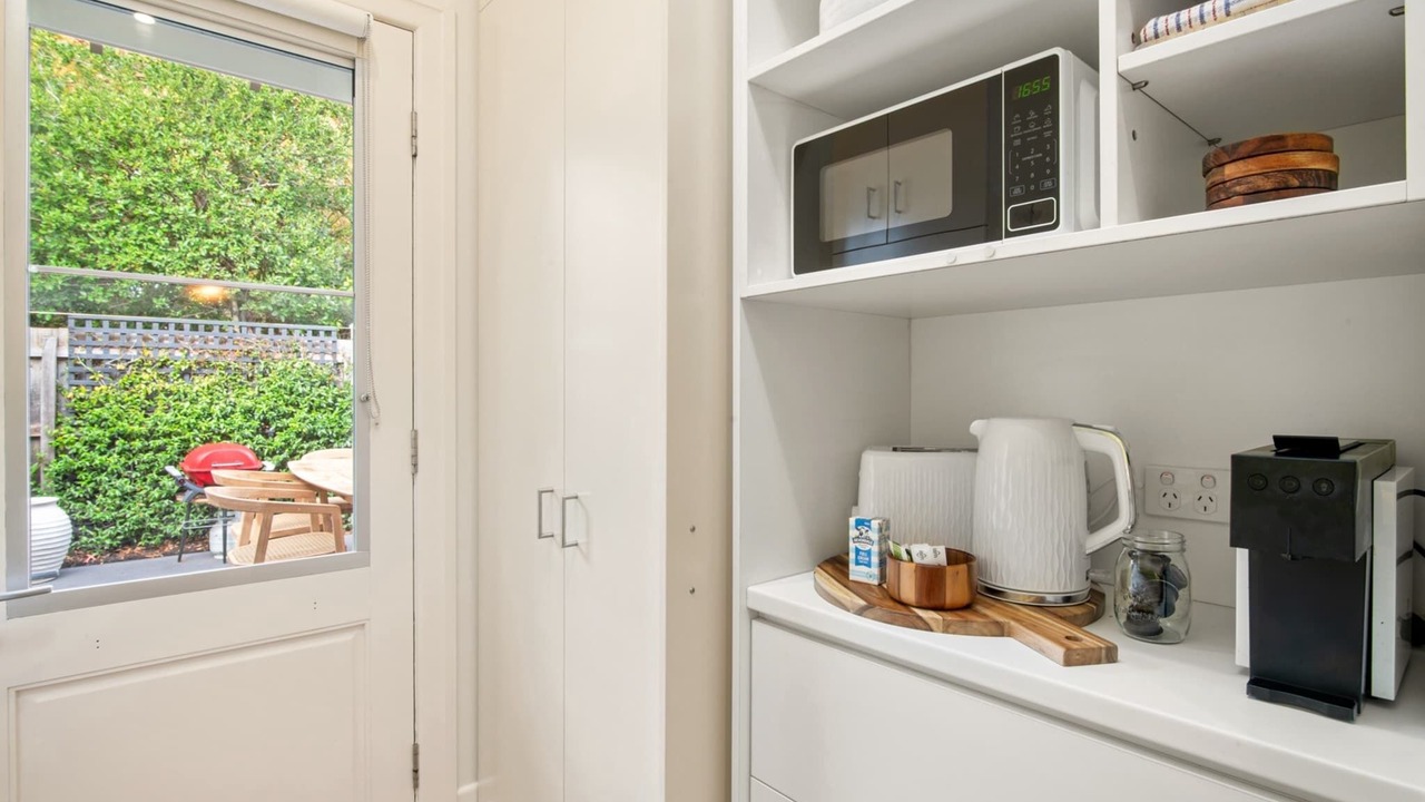 Photo of Others in Kew East