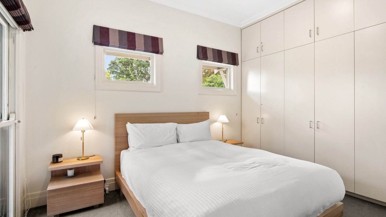 Photo of Others in Kew East