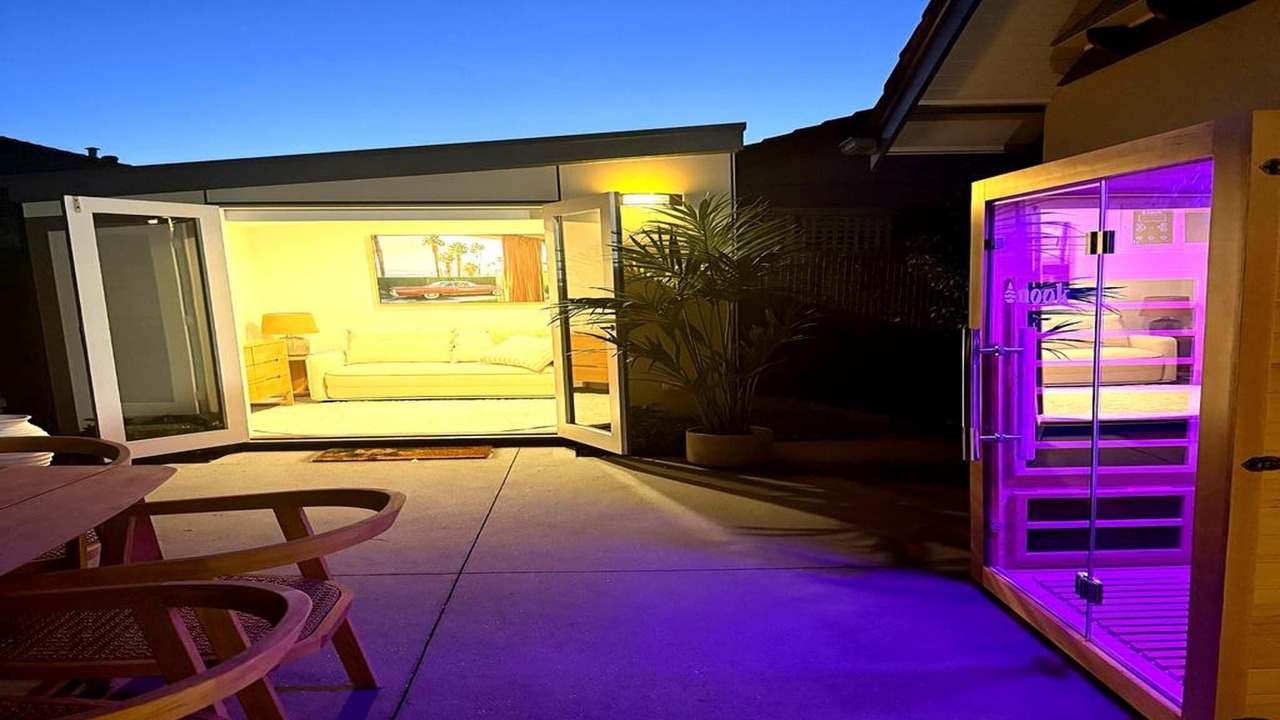 Photo of Patio Balcony in Kew East
