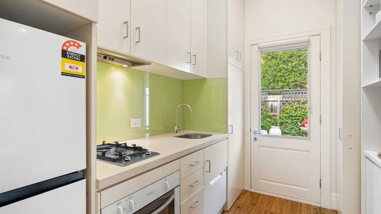 Photo of Others in Kew East