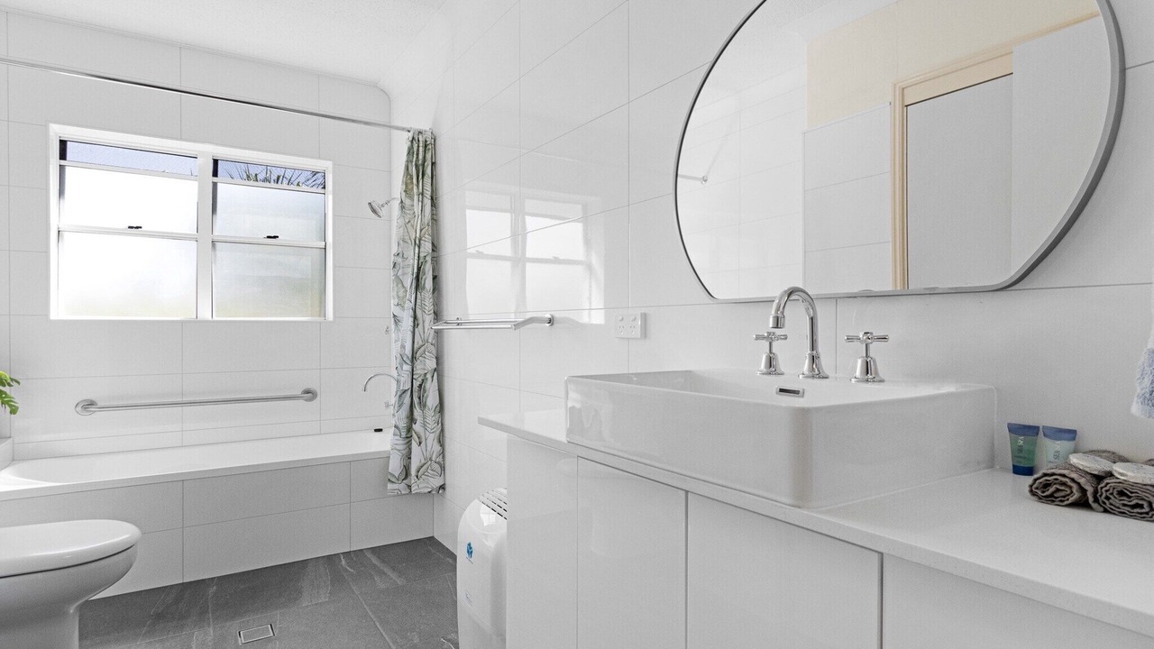 Photo of Bathroom in Torquay