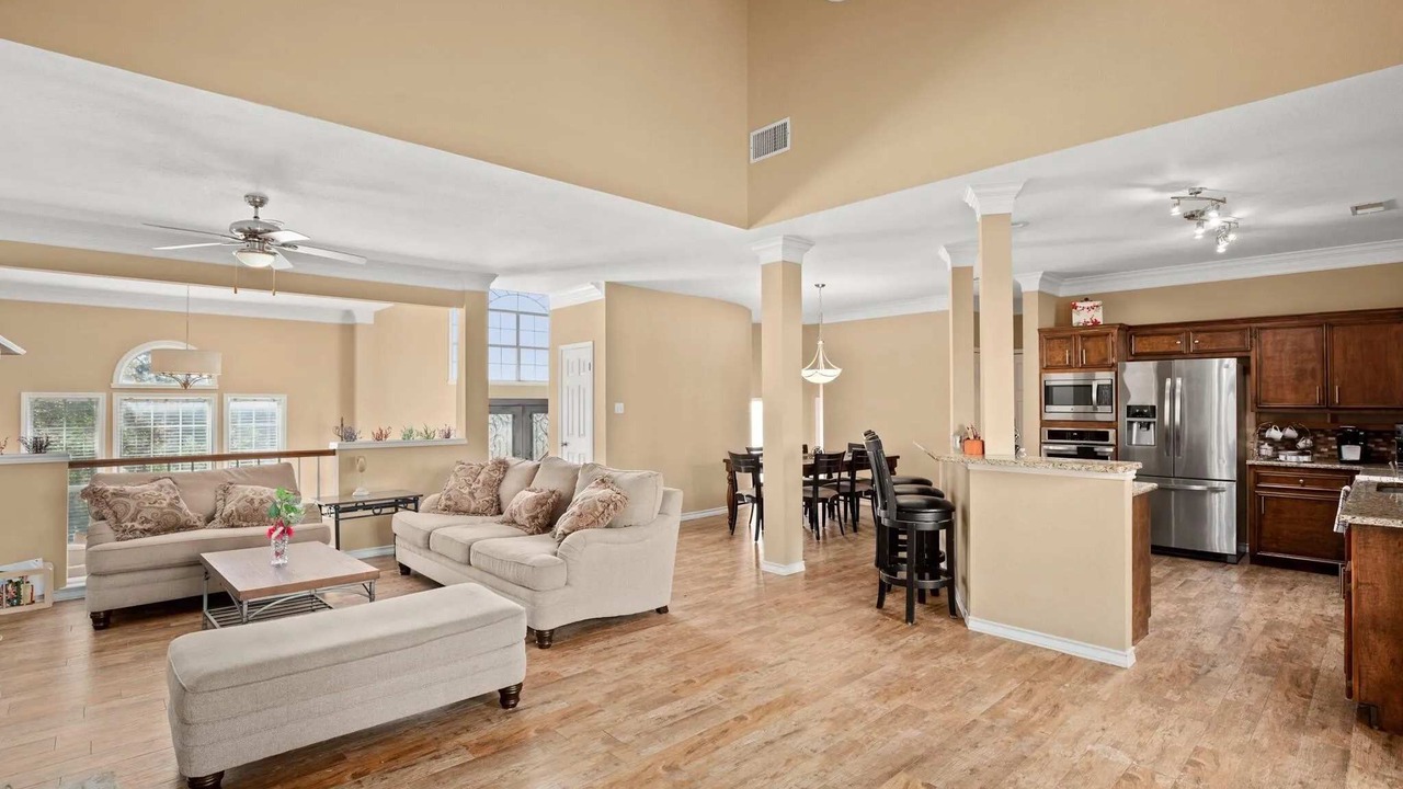 Photo of Livingroom in Lost Creek