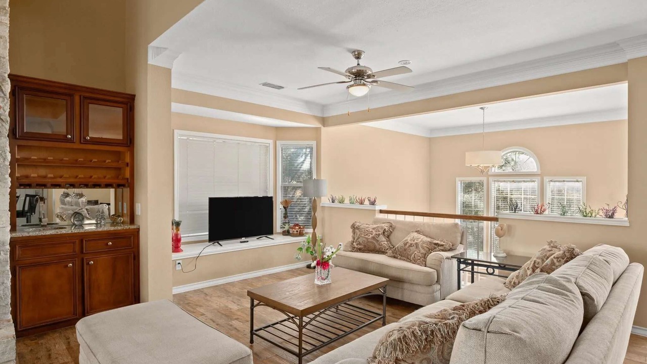 Photo of Livingroom in Lost Creek